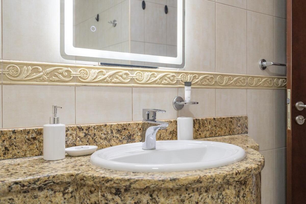 Stunning 1-bedroom With Marina Views * Dubái