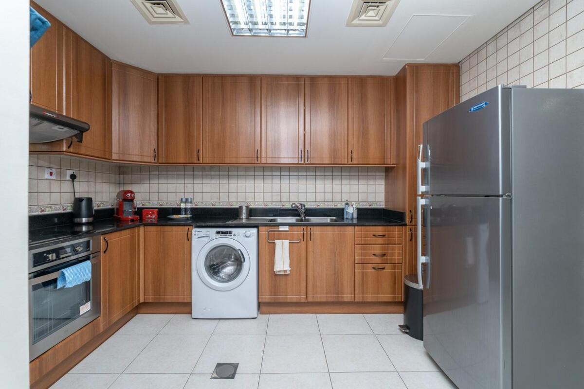 Apartamento Stunning 1-bedroom With Marina Views