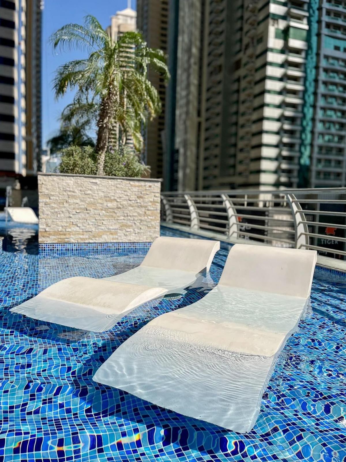 Stunning 1-bedroom With Marina Views Dubái