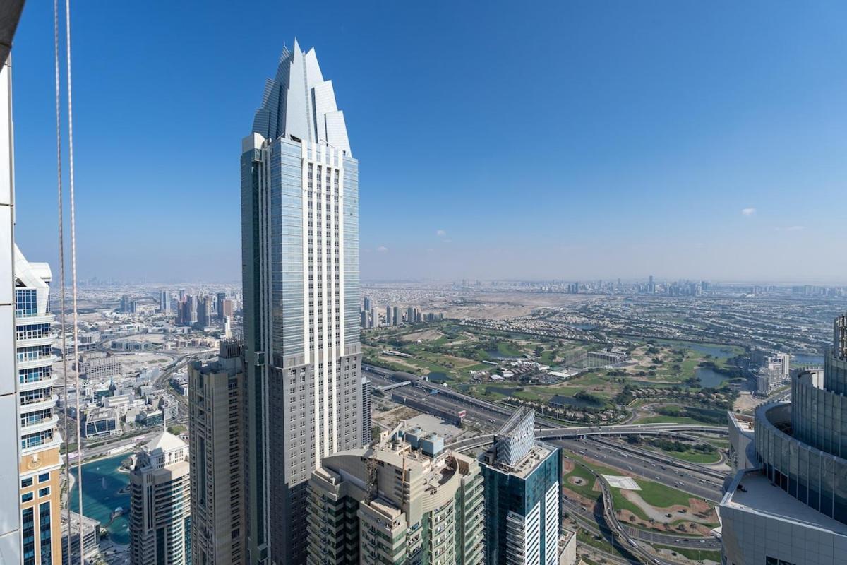 Stunning 1-bedroom With Marina Views Apartamento