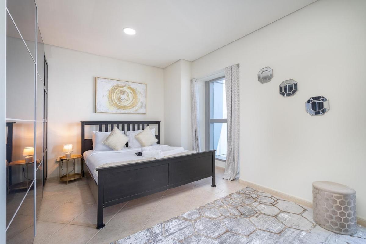 Stunning 1-bedroom With Marina Views Dubái