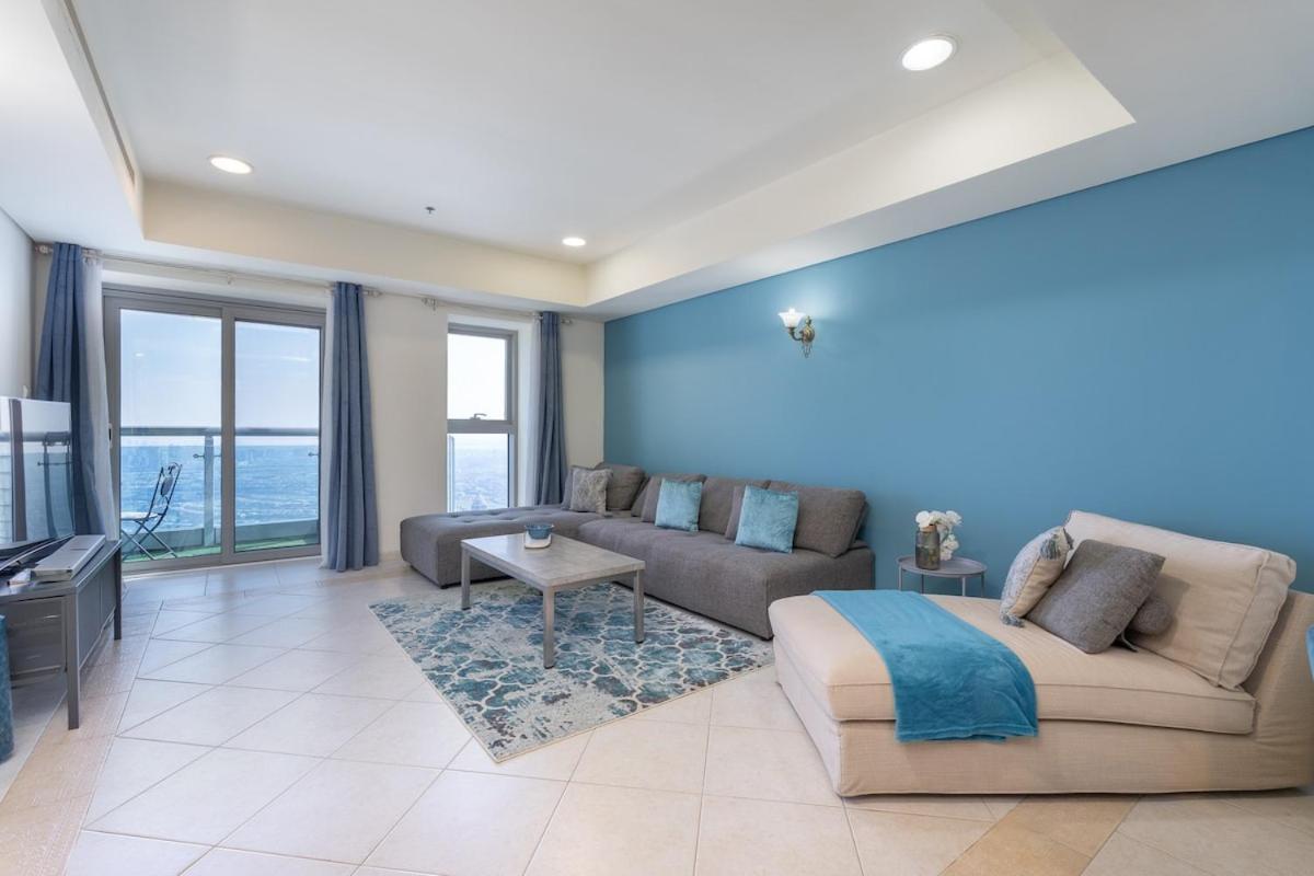 Stunning 1-bedroom With Marina Views Apartamento