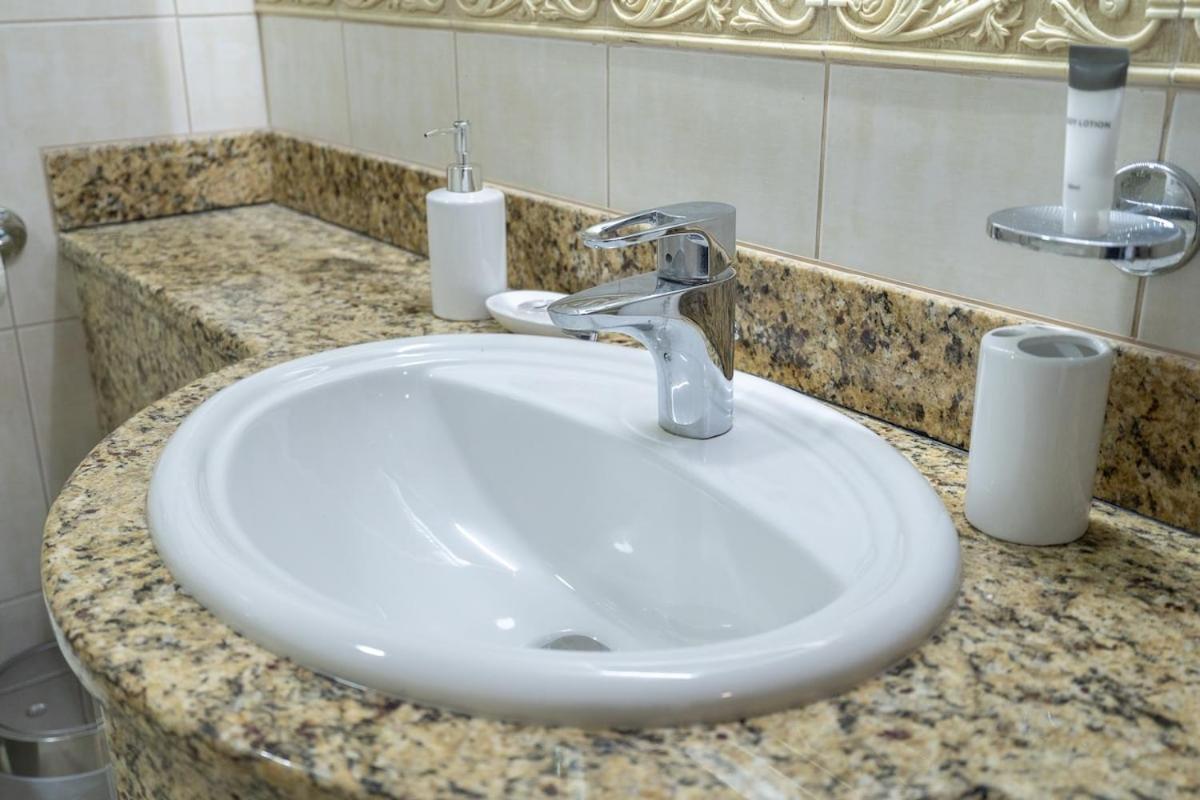 Stunning 1-bedroom With Marina Views Apartamento Dubái