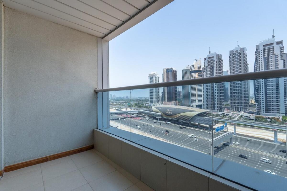 Marina's Cozy Retreat For Two Dubai