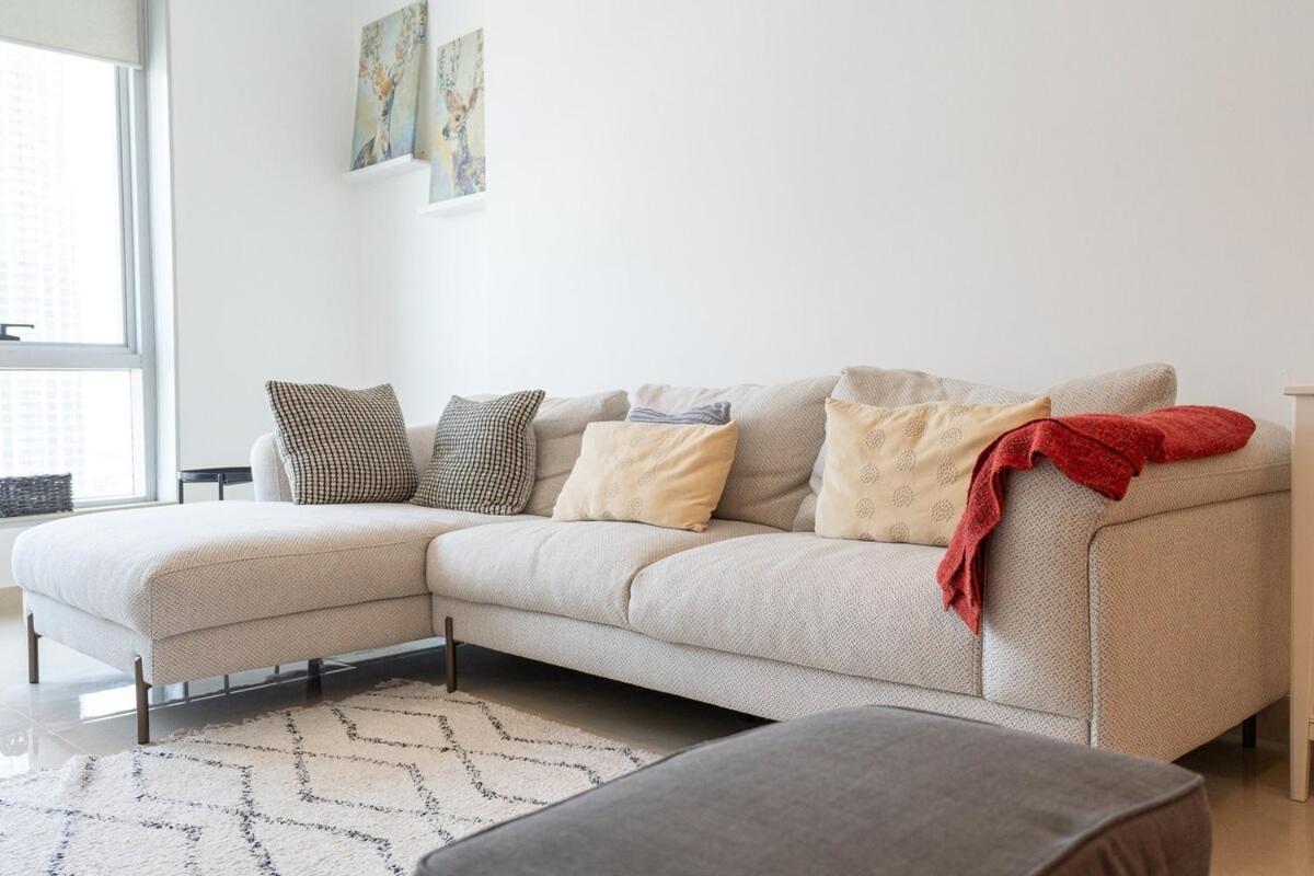 Marina's Cozy Retreat For Two *