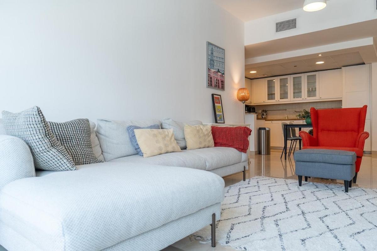 Marina's Cozy Retreat For Two Apartament