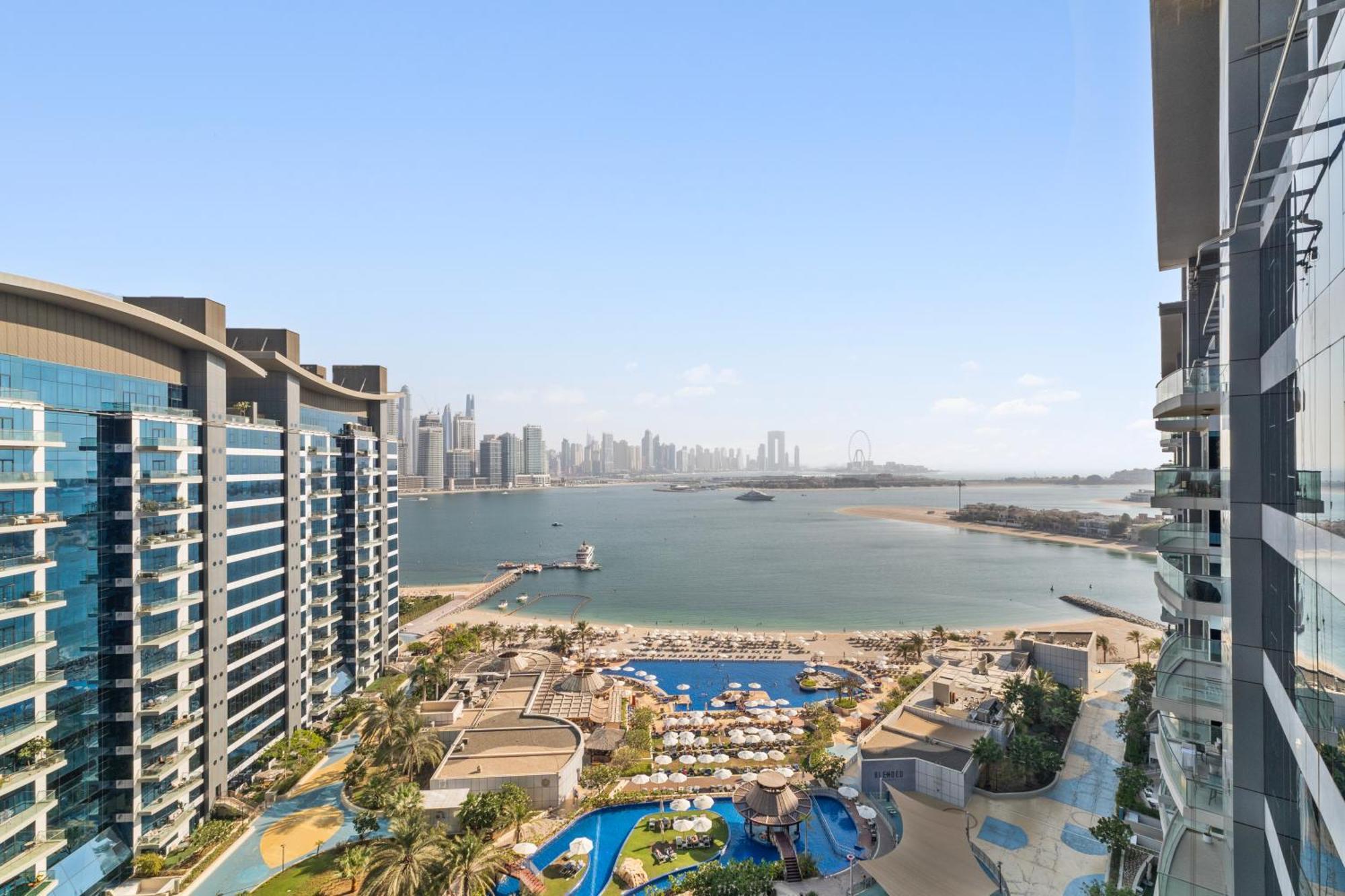 Waves - Palm Jumeirah With Balcony & Beachfront Views *