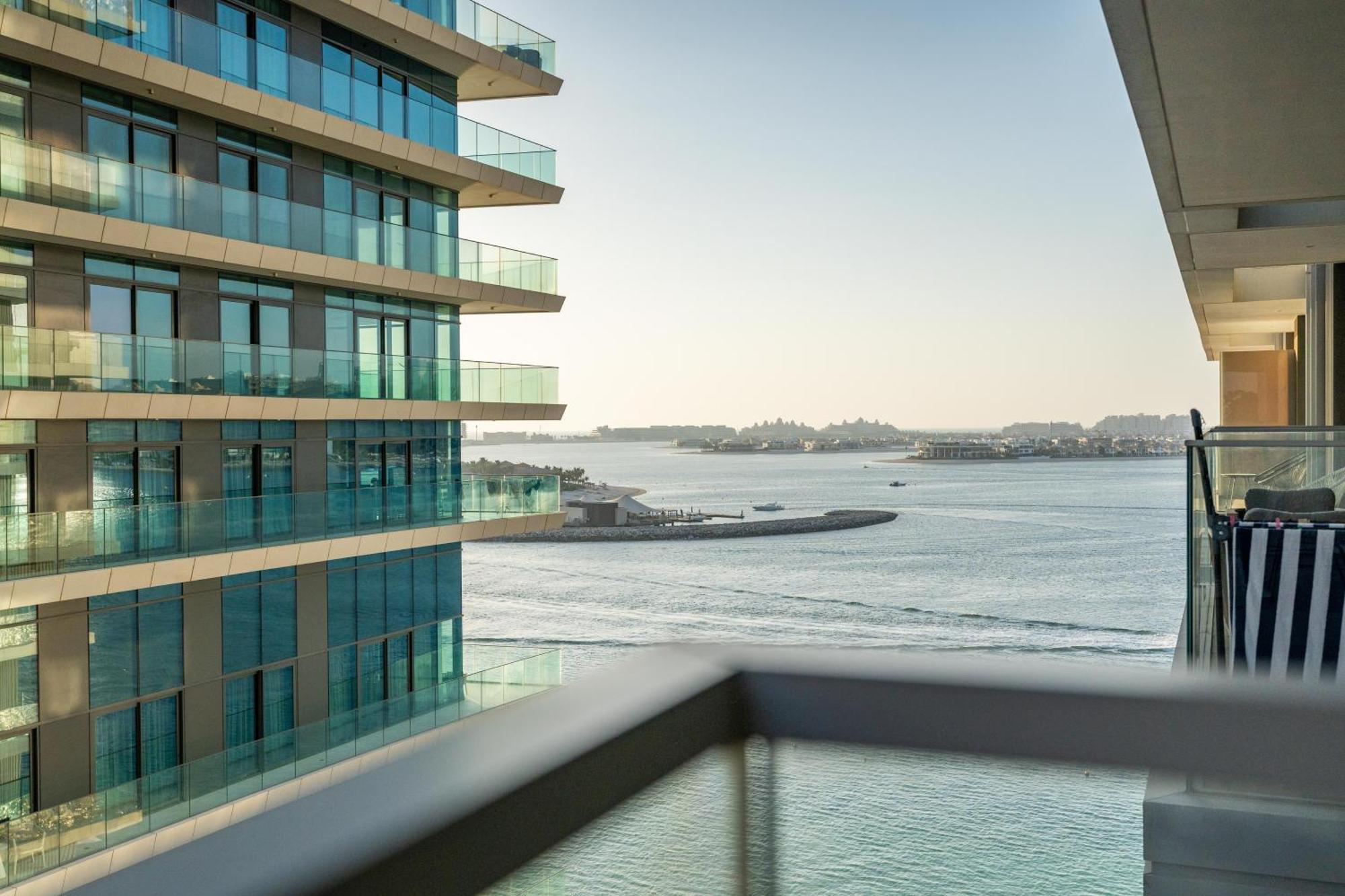 White Sage Sun And 1br At Isle Emaar Beachfront Apartamento Dubai