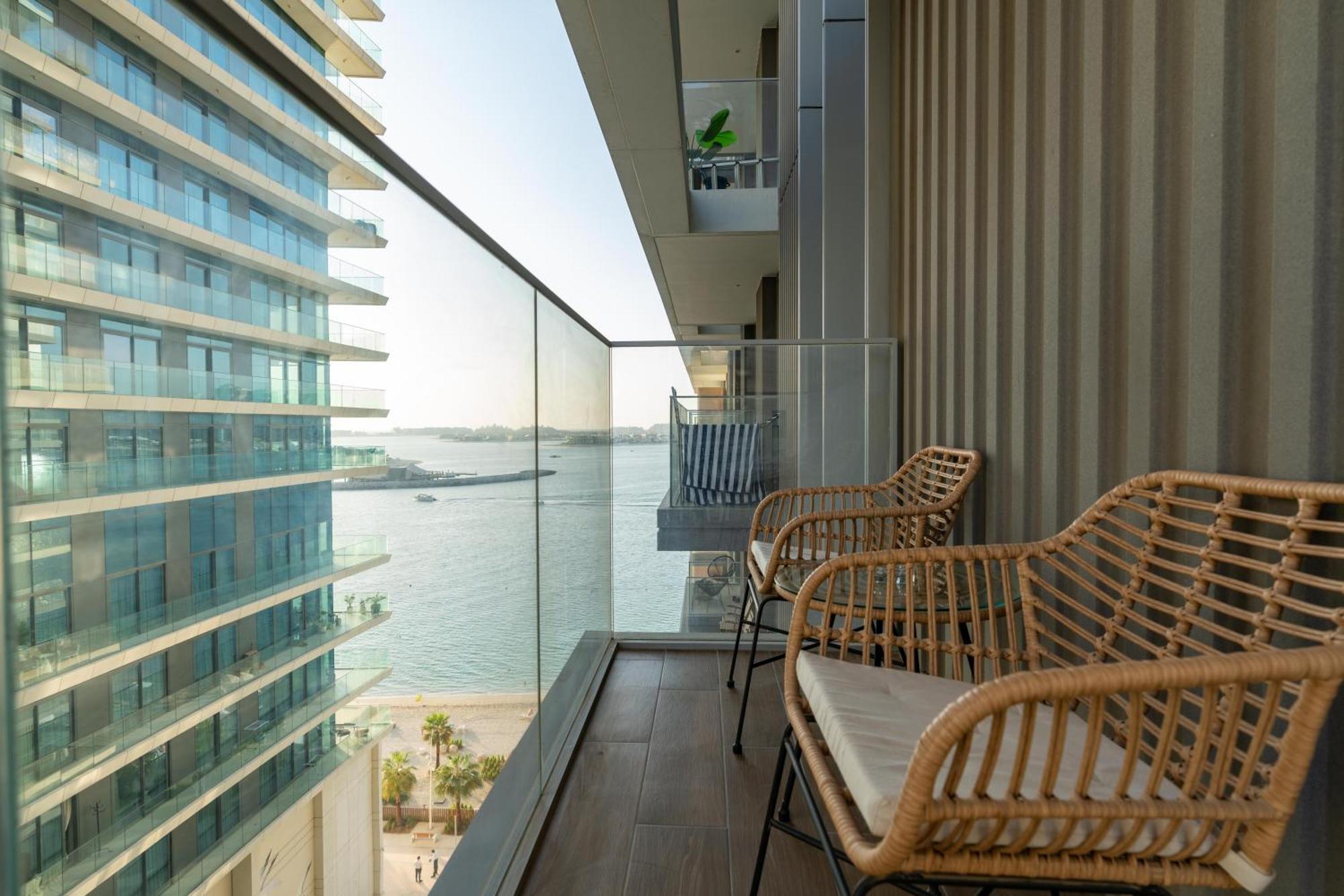 Apartment White Sage Sun And 1br At Isle Emaar Beachfront *