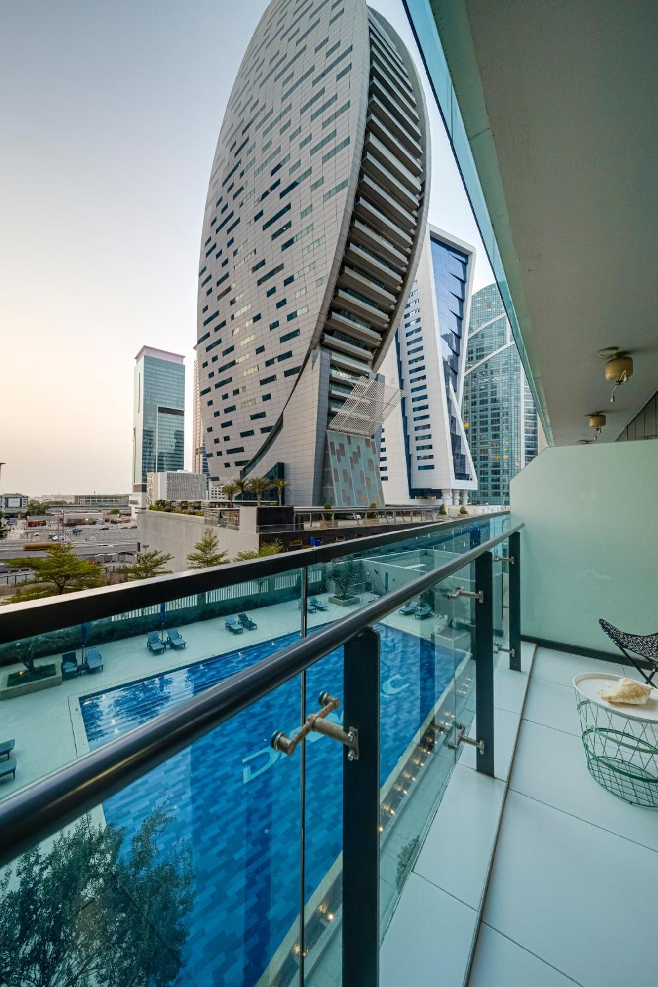 Chic 1br Getaway- 4min Walk To Business Bay Metro & 10min To Burj Khalifa Apartamento Dubái