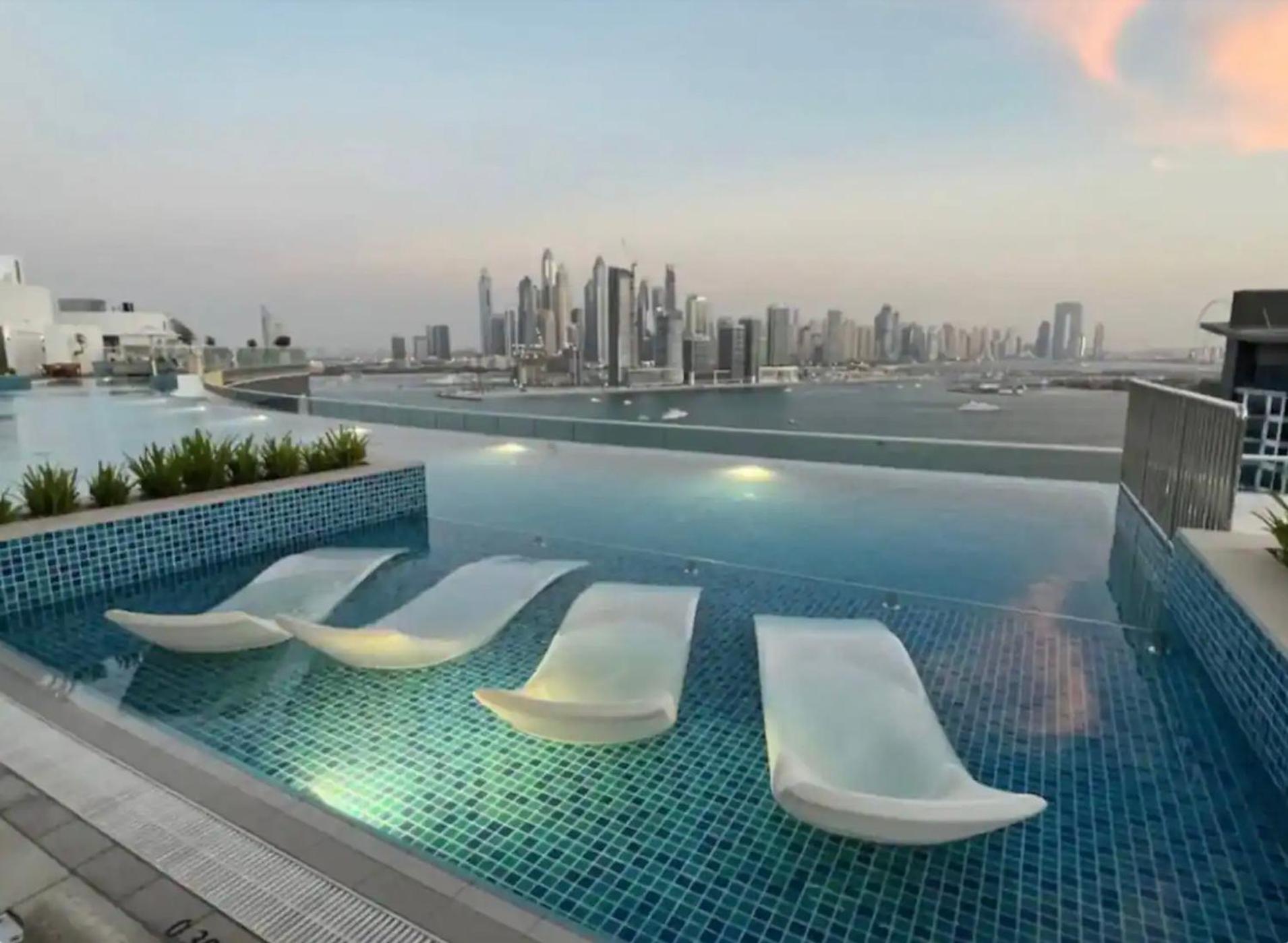 Beachfront On The Palm Jumeirah With Amazing View Rooftop Infinity Pool * Dubaï