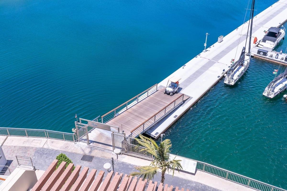 Sleek Studio At Palm Jumeirah With Ocean Vibes Lägenhet Dubai