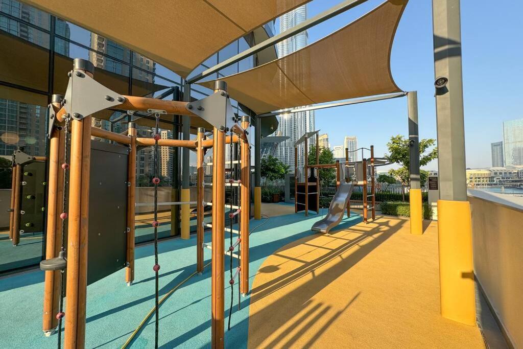 Elegant Retreat With Stunning Burj Khalifa Views *