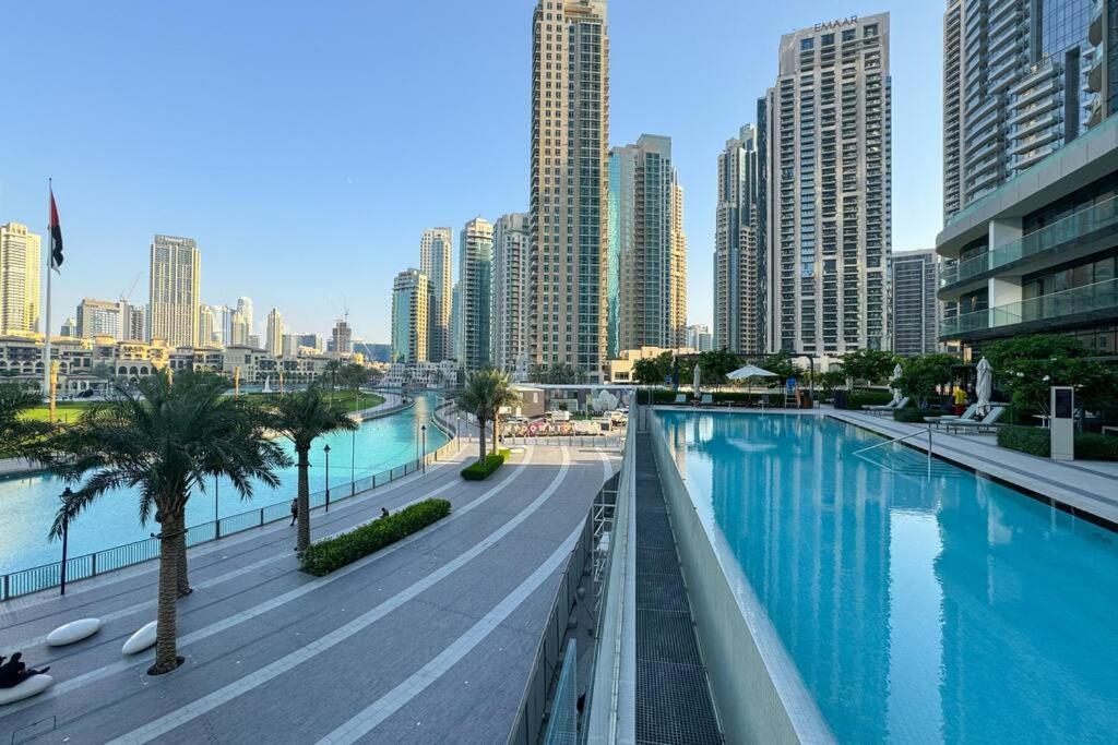 Apartment Elegant Retreat With Stunning Burj Khalifa Views *