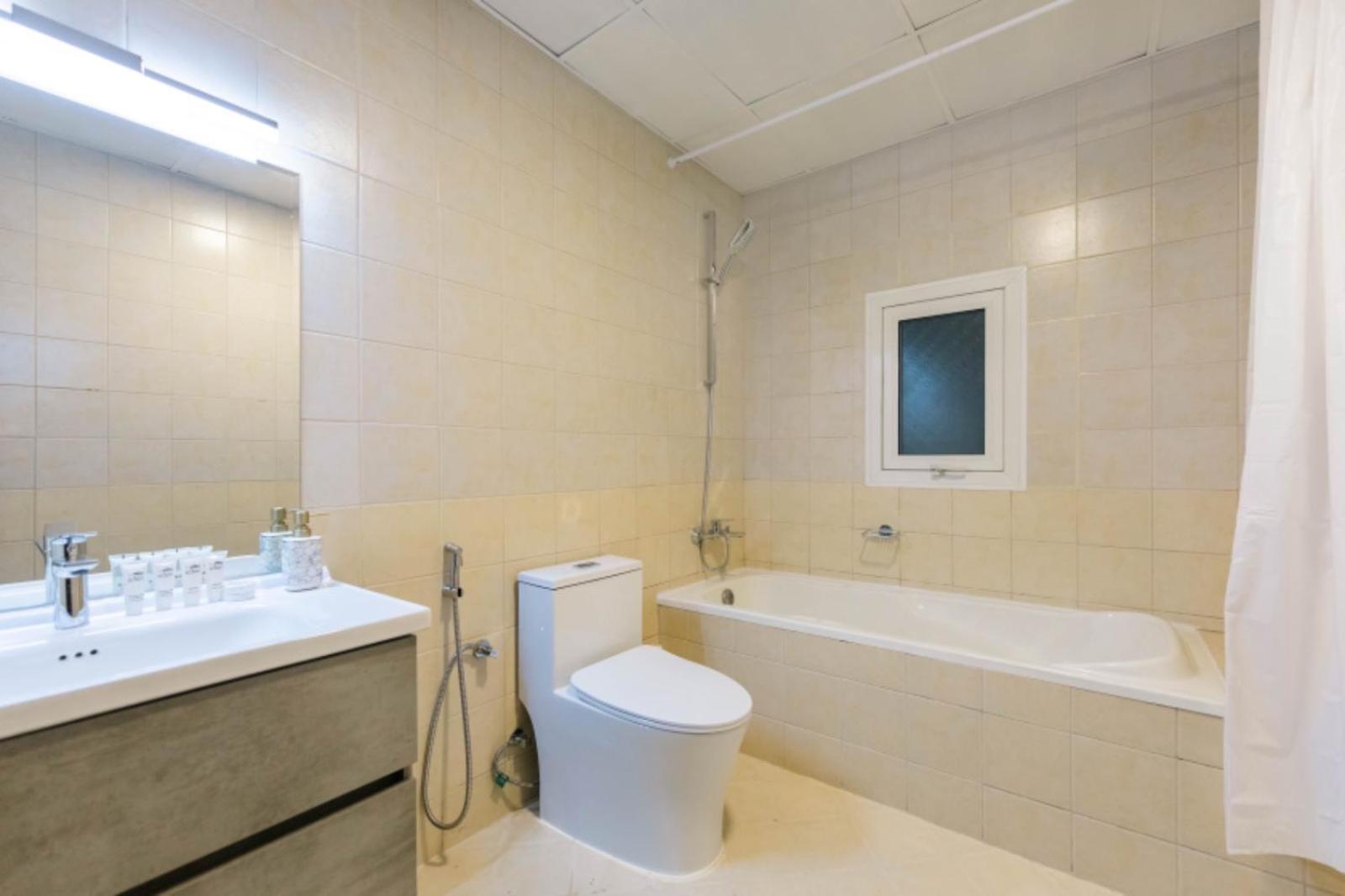 Prime Location Huge One Bedroom Marina *