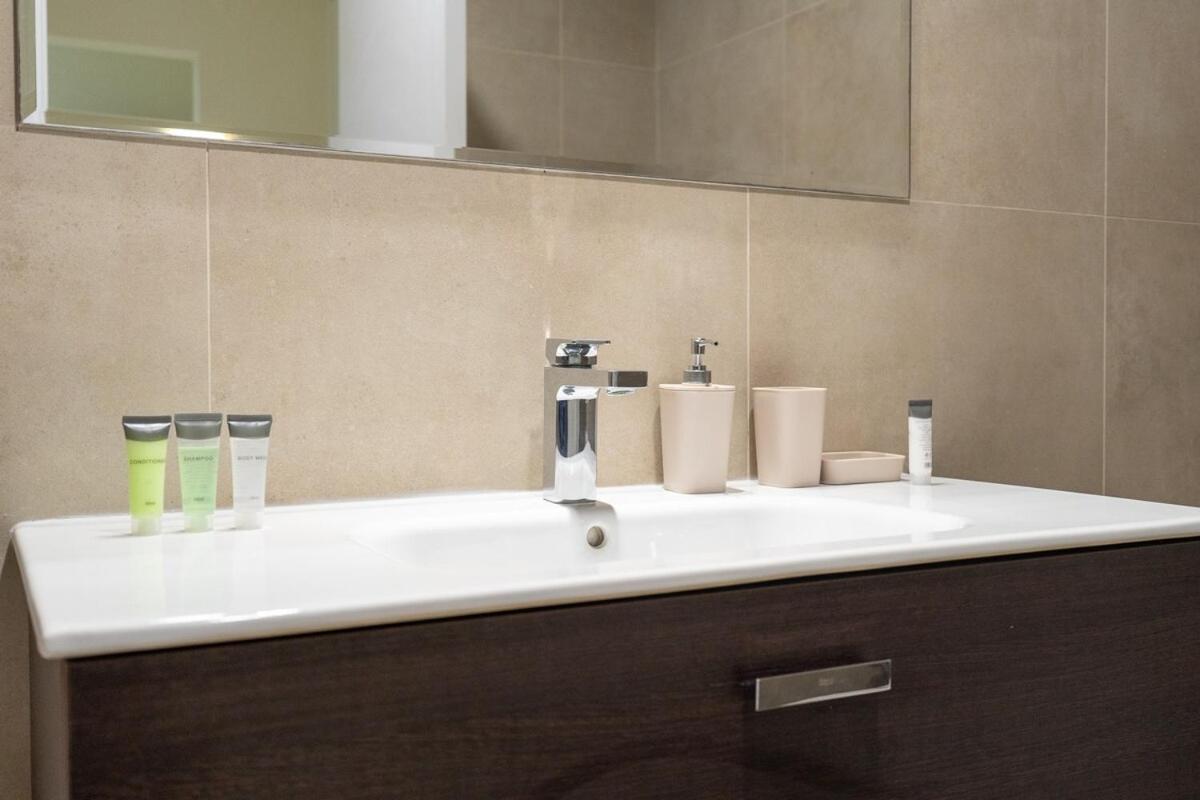 Stylish 2-bedroom With Modern Living In Marina Dubaï