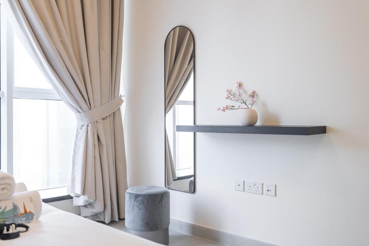 Stylish 2-bedroom With Modern Living In Marina * Dubaï
