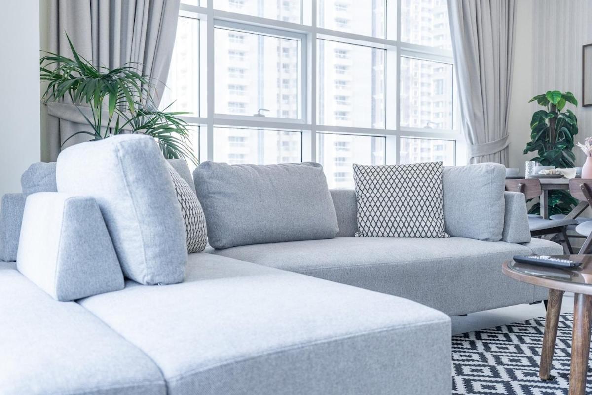 Stylish 2-bedroom With Modern Living In Marina *