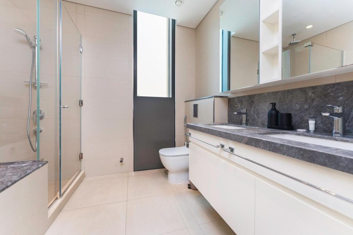 Apartment Bright & Beautiful 2-bedroom In Downtown Dubai