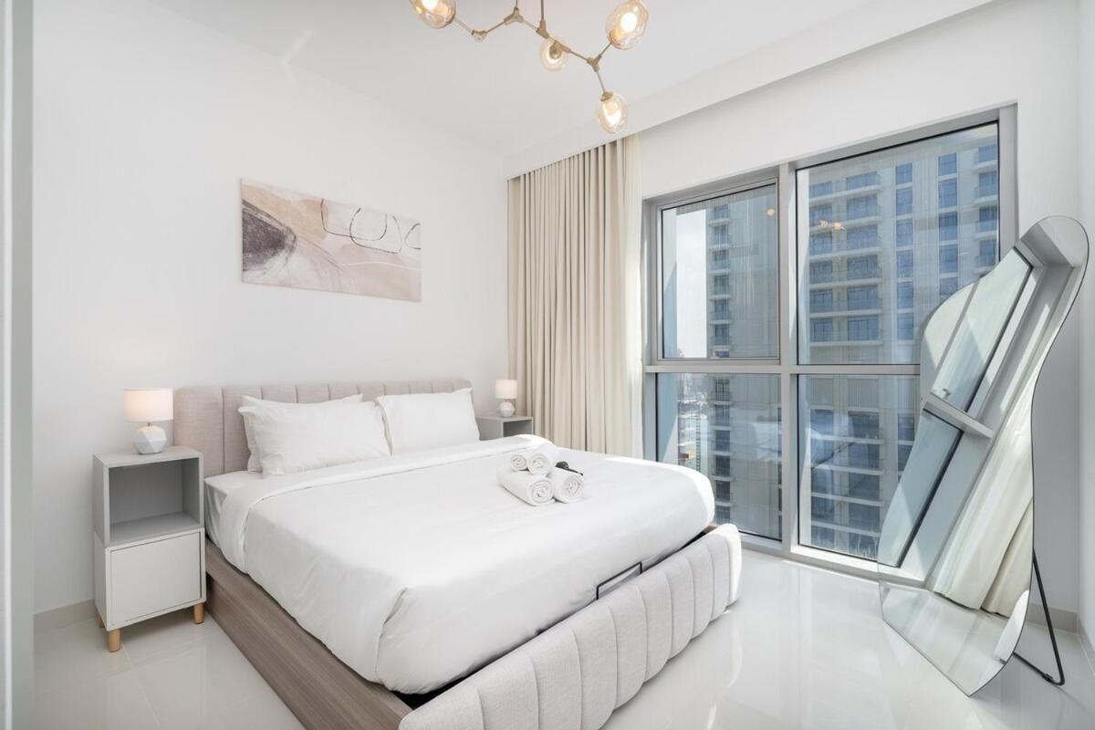 Luxury 1-bedroom At Emaar Beachfront Apartemen Dubai