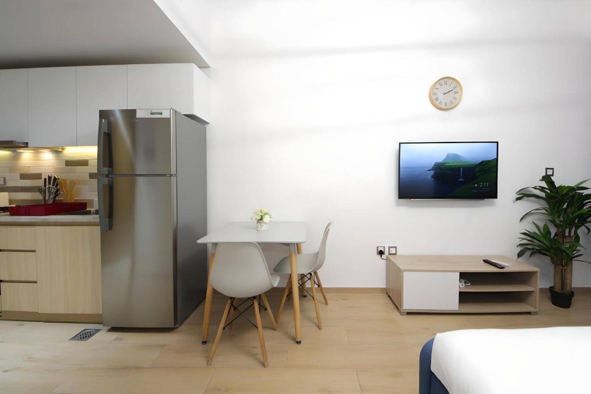 Aura Azizi By Golden Casa Apartment