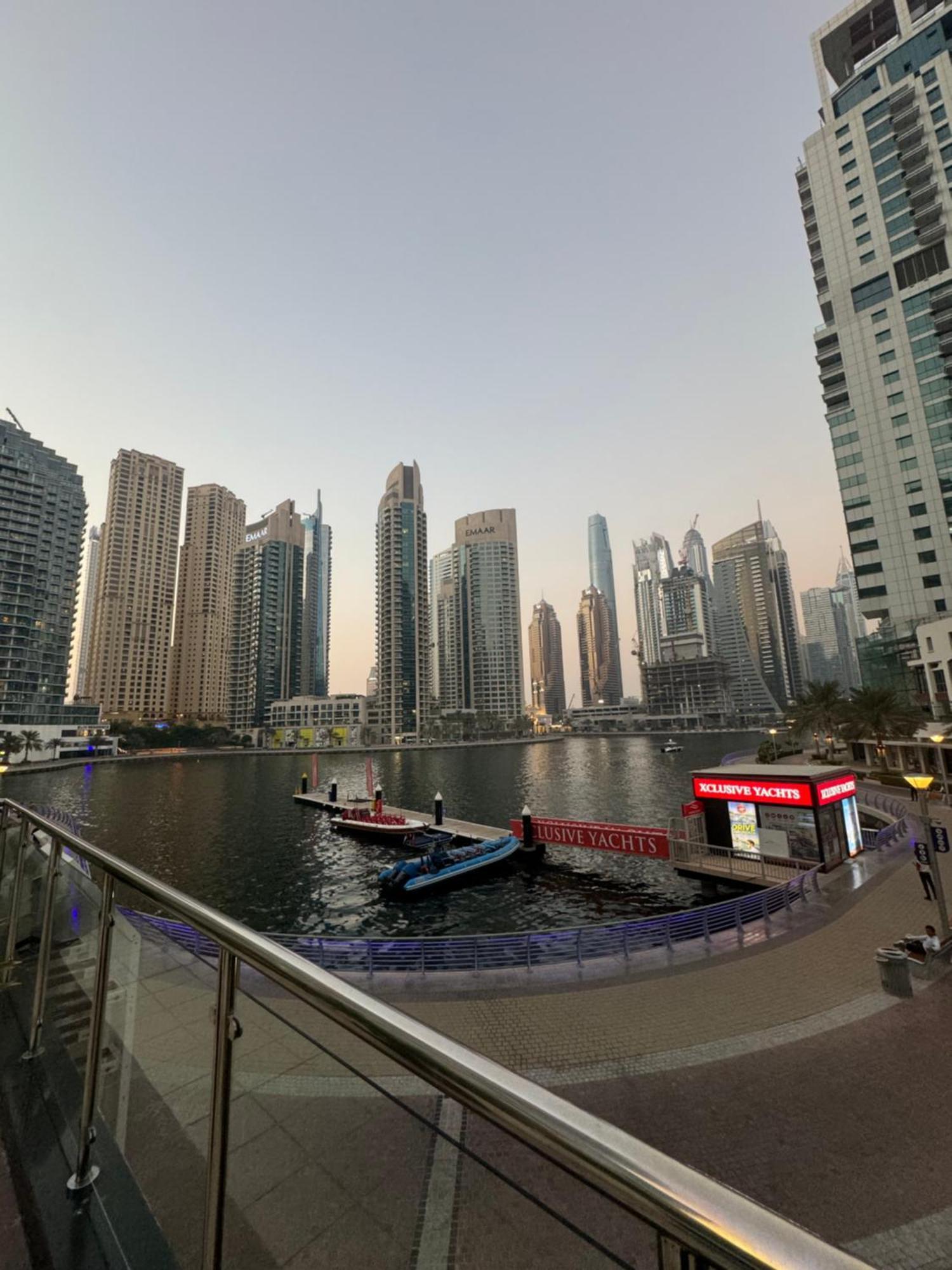 Golden Hour Marina View Apartment *