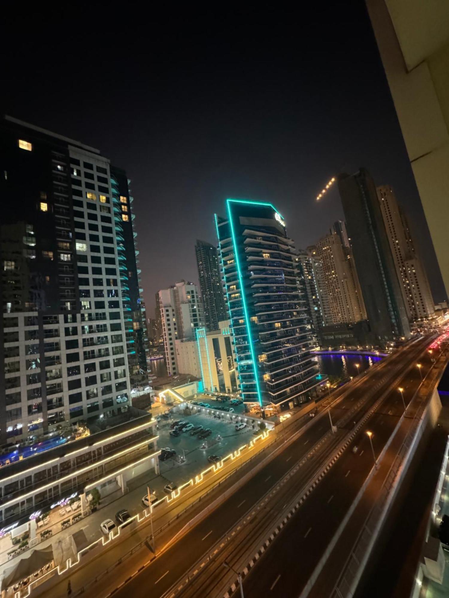 Golden Hour Marina View Apartment Dubai