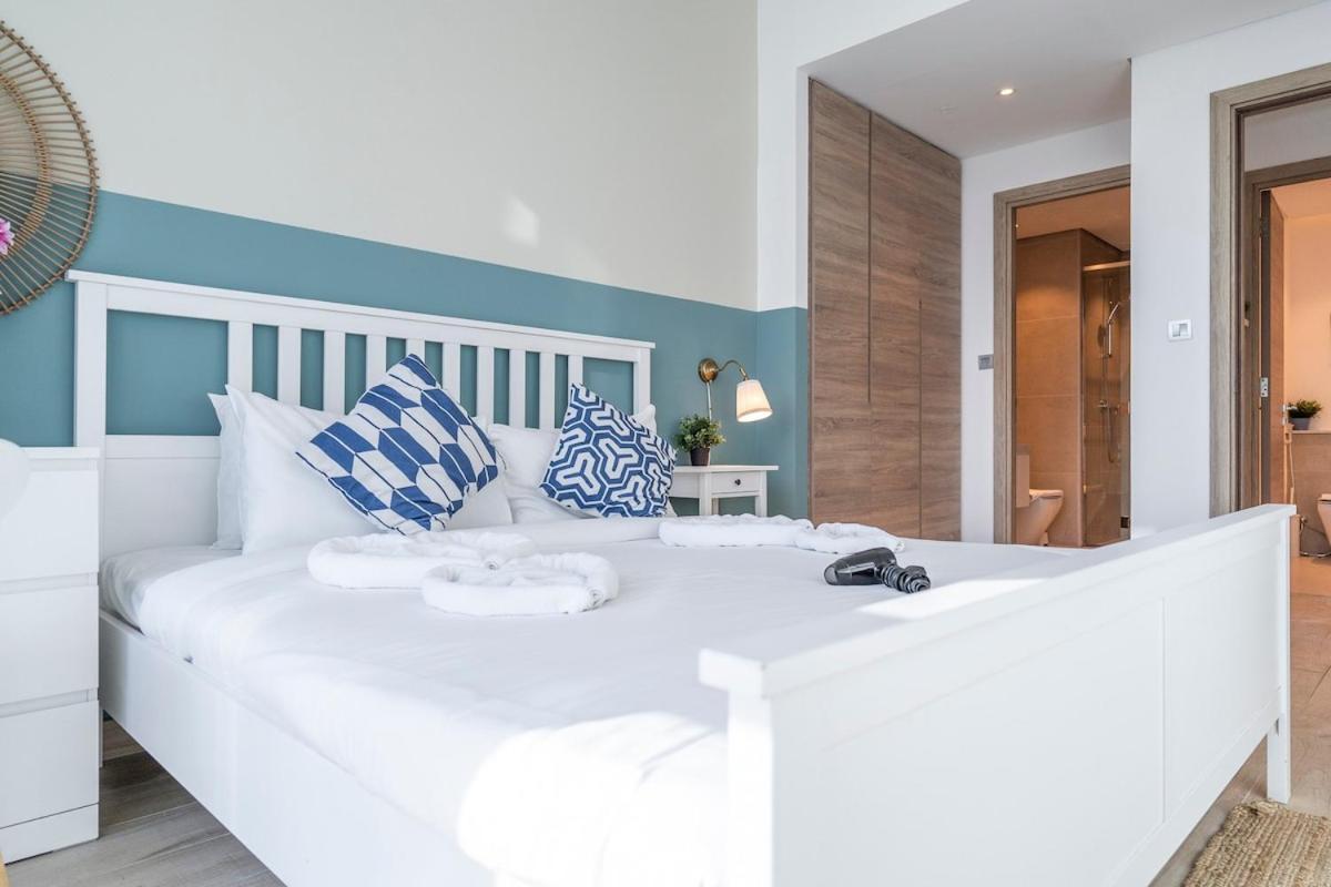Airy 1-bedroom Coastal-style In Marina Apartment *