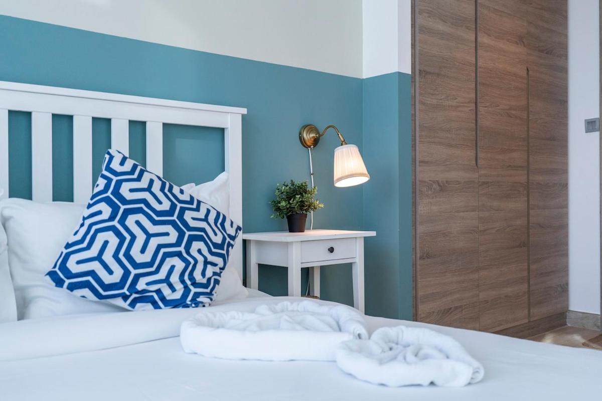 Airy 1-bedroom Coastal-style In Marina *