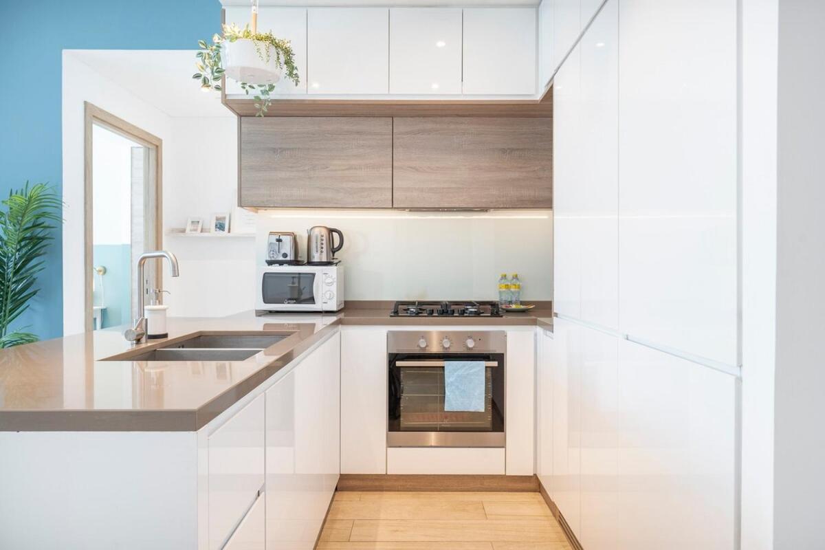 Apartment Airy 1-bedroom Coastal-style In Marina Dubai
