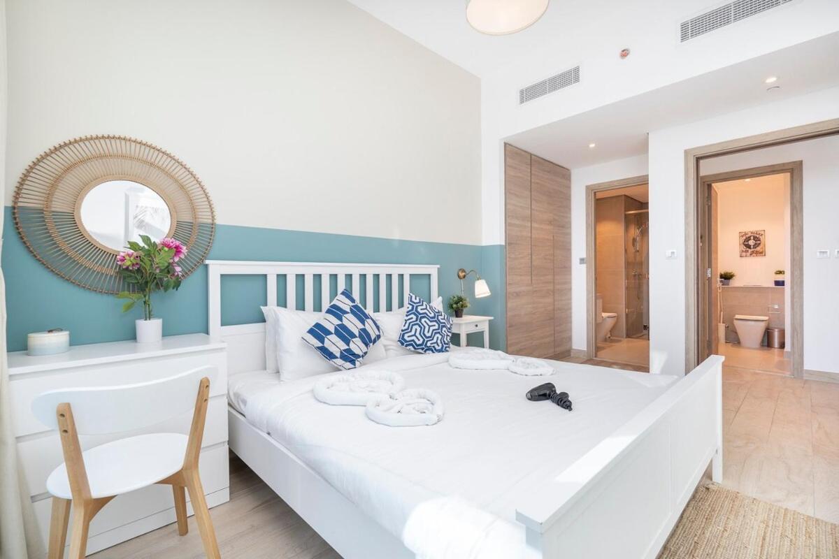 Airy 1-bedroom Coastal-style In Marina Dubai