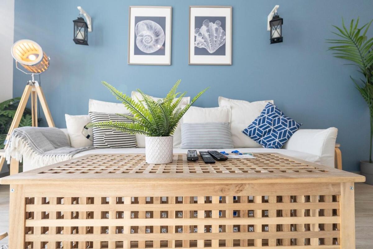 Airy 1-bedroom Coastal-style In Marina Dubai