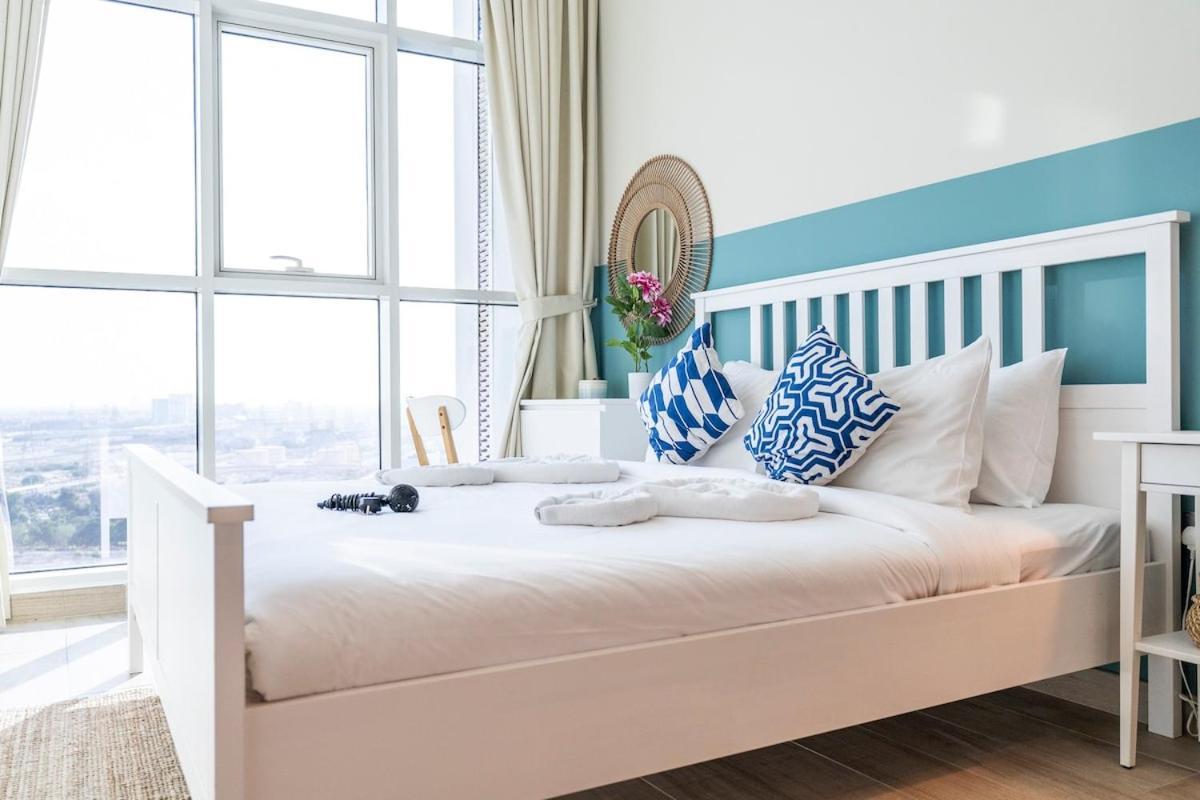 Airy 1-bedroom Coastal-style In Marina Apartment Dubai
