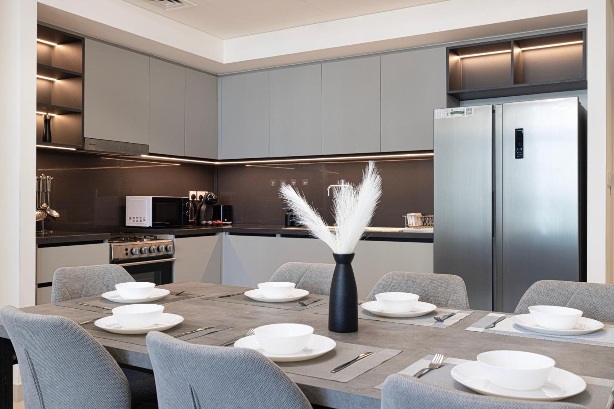 Apartment Downtown Luxe, Steps To Burj Khalifa 4bdr