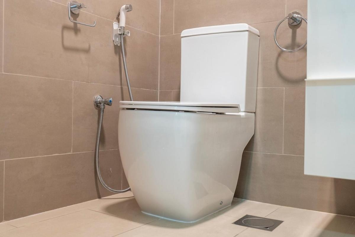 Apartemen Warm 2-bedrooms With Modern Kitchen Interior In The Greens!