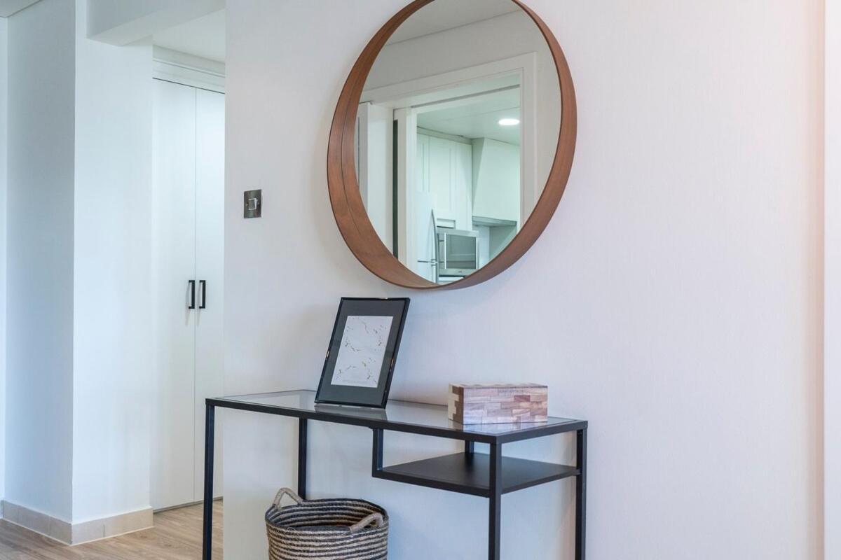 Warm 2-bedrooms With Modern Kitchen Interior In The Greens! Apartemen *