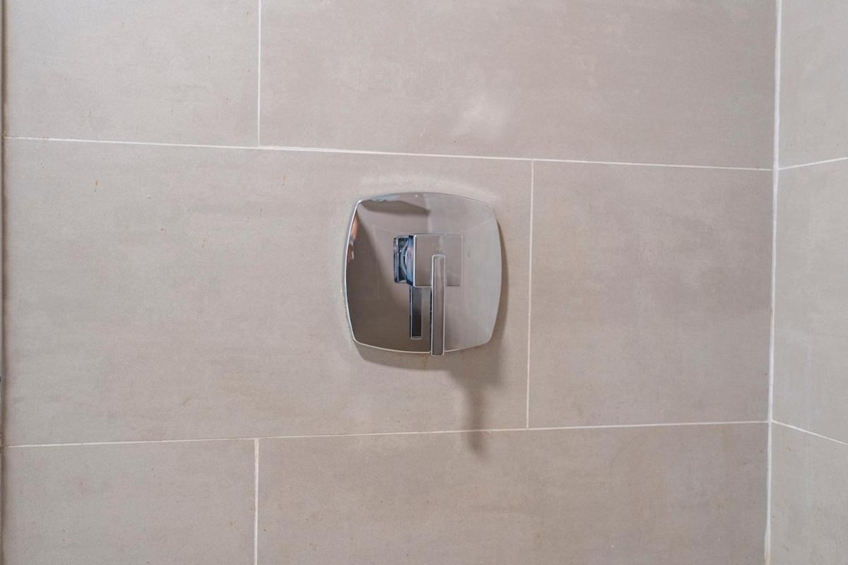 Apartemen Warm 2-bedrooms With Modern Kitchen Interior In The Greens! Dubai