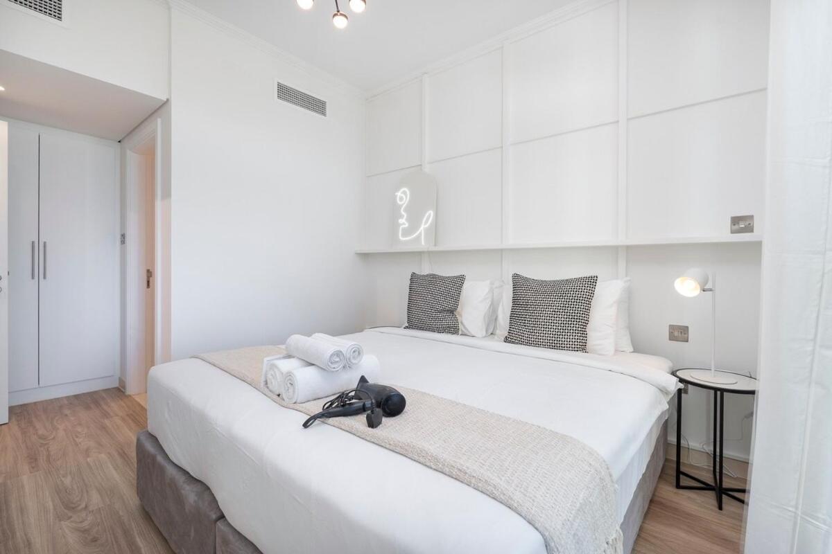 Apartemen Warm 2-bedrooms With Modern Kitchen Interior In The Greens! Dubai