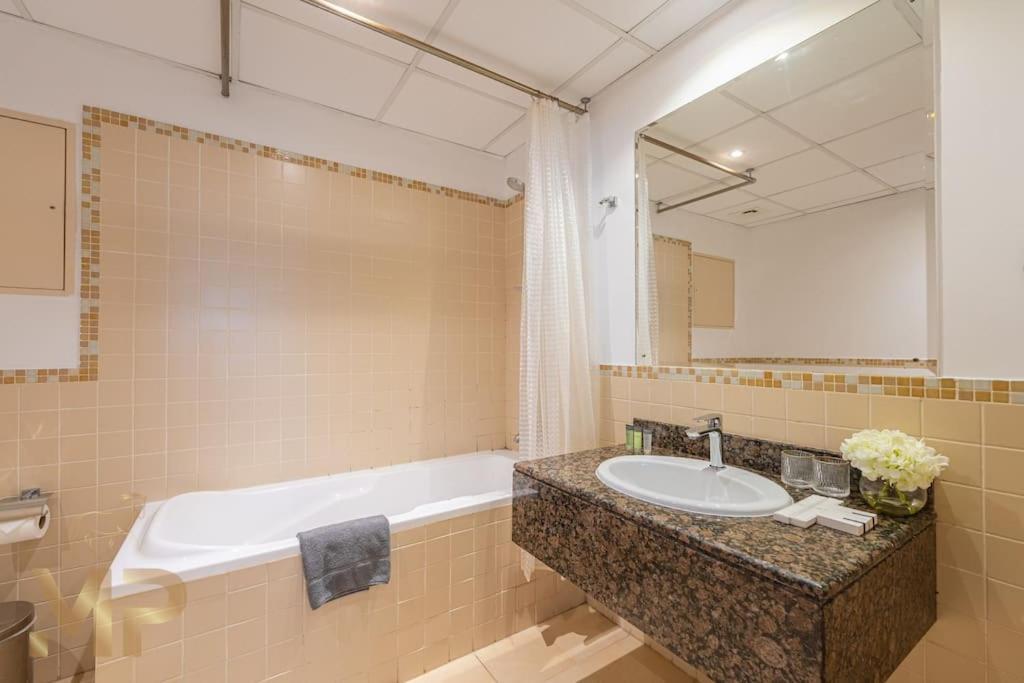 Marco Polo - Perfect Getaway, Sea & Eye Views Appartement Dubaï