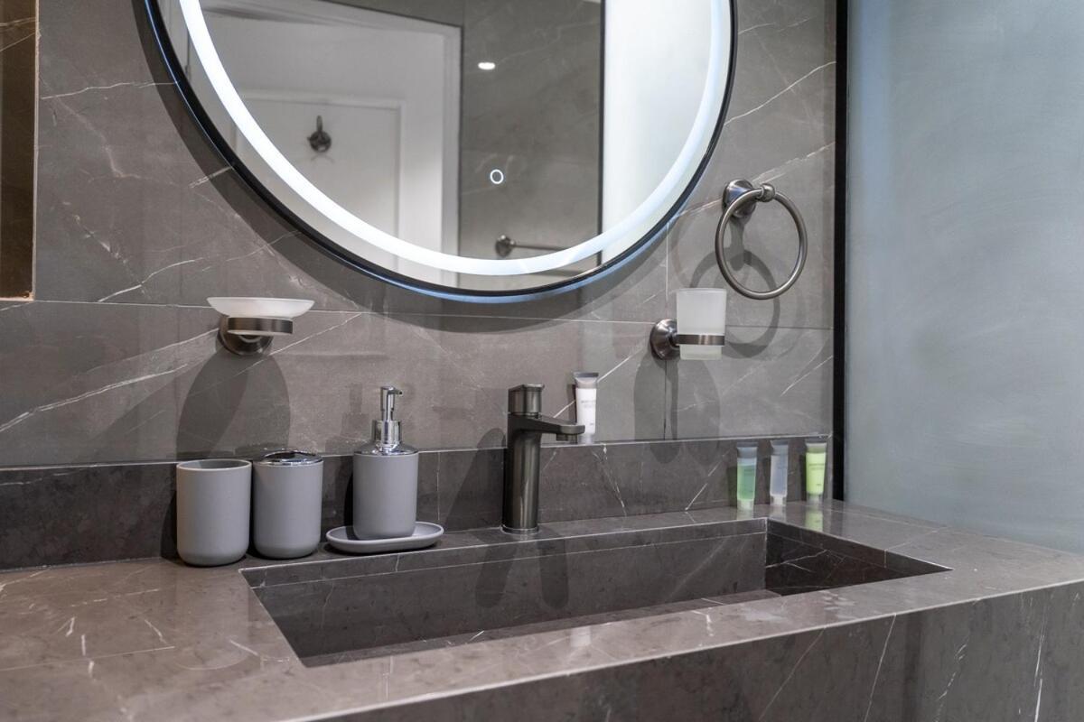 Artistic 1-bedroom Perfect For Couple At Mayfair Tower, Business Bay!