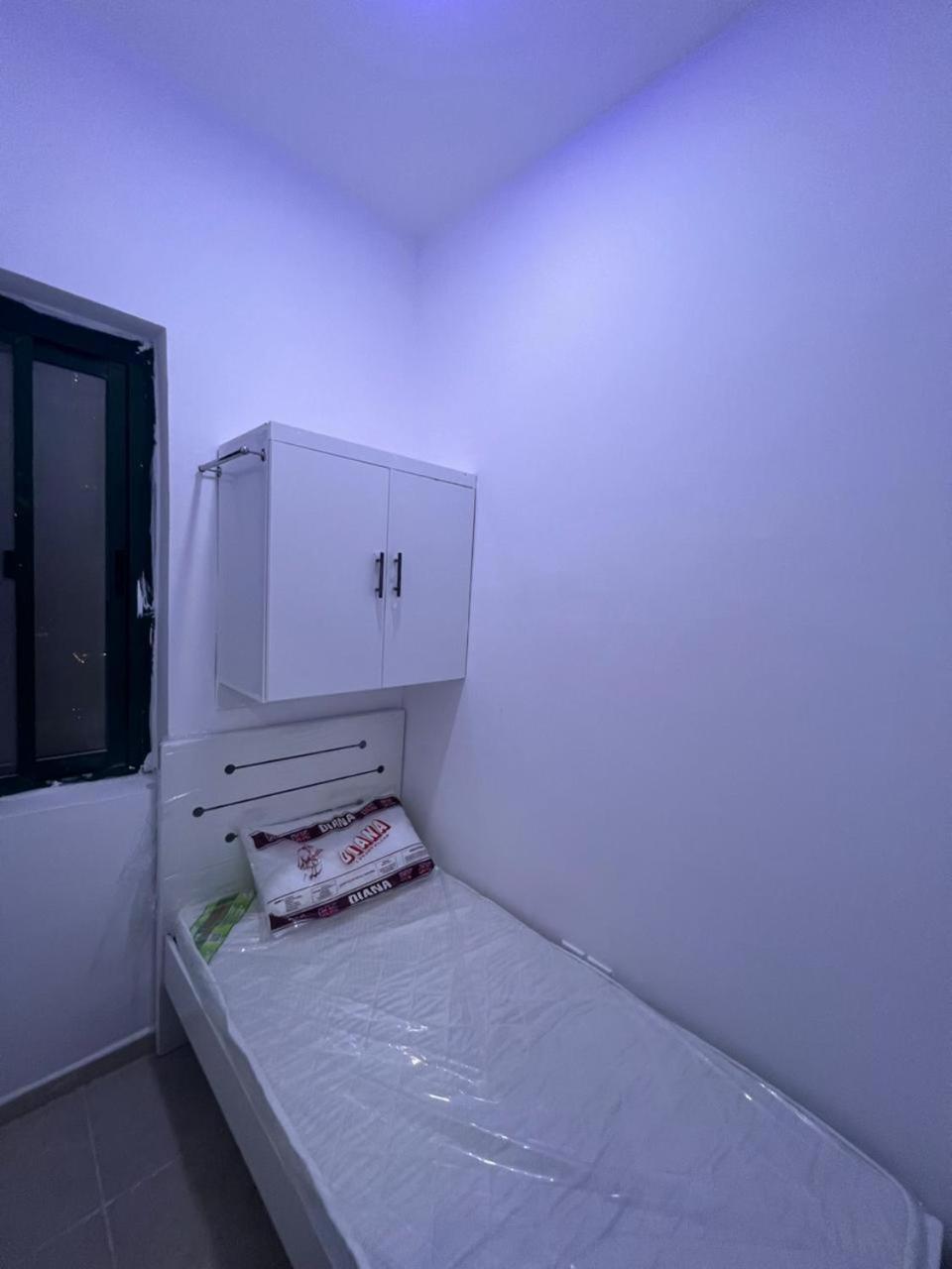 Luxnest Internet Private Bed Space Men Only *