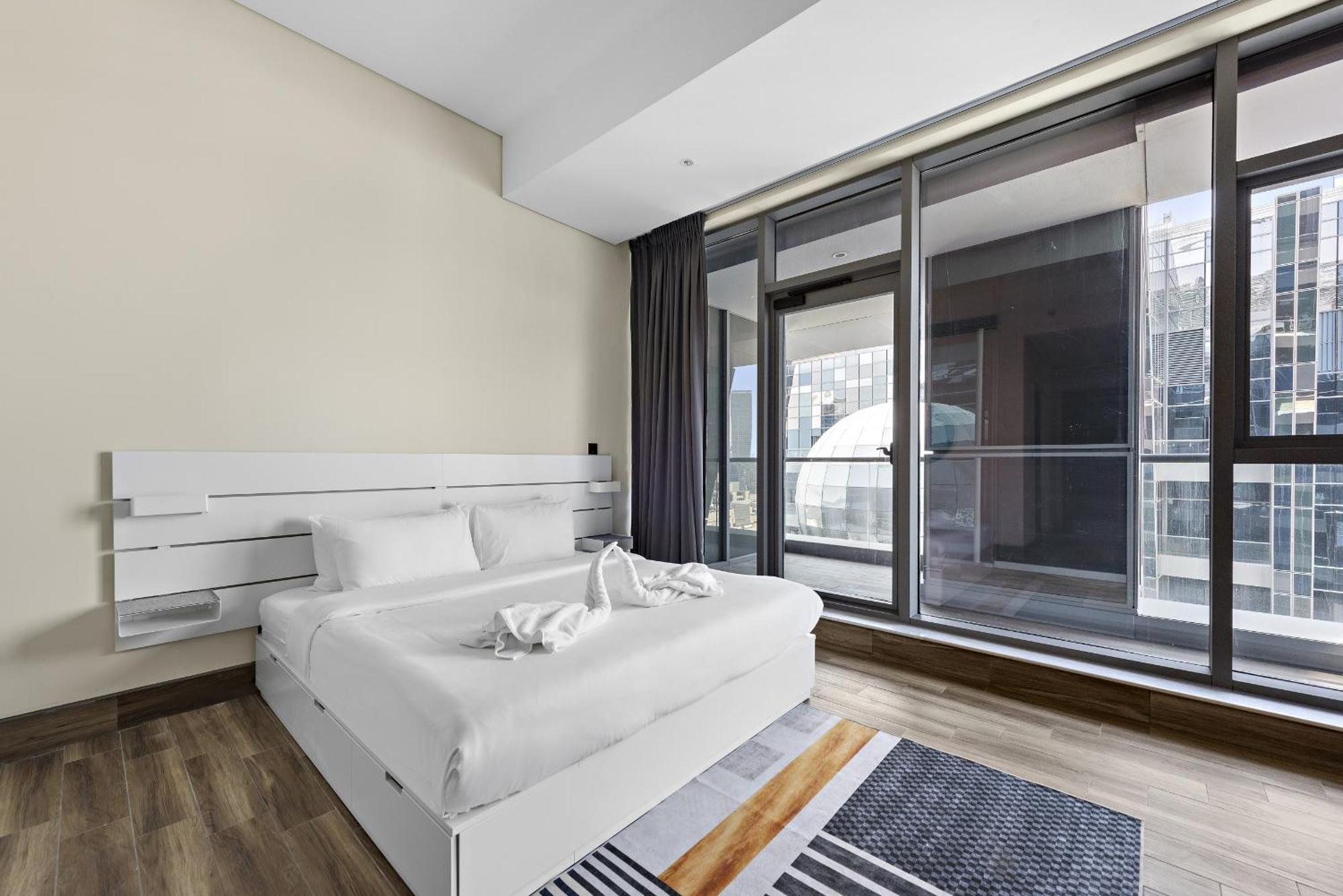 Vayk - Contemporary Building, Spacious 2-bedroom Dubái