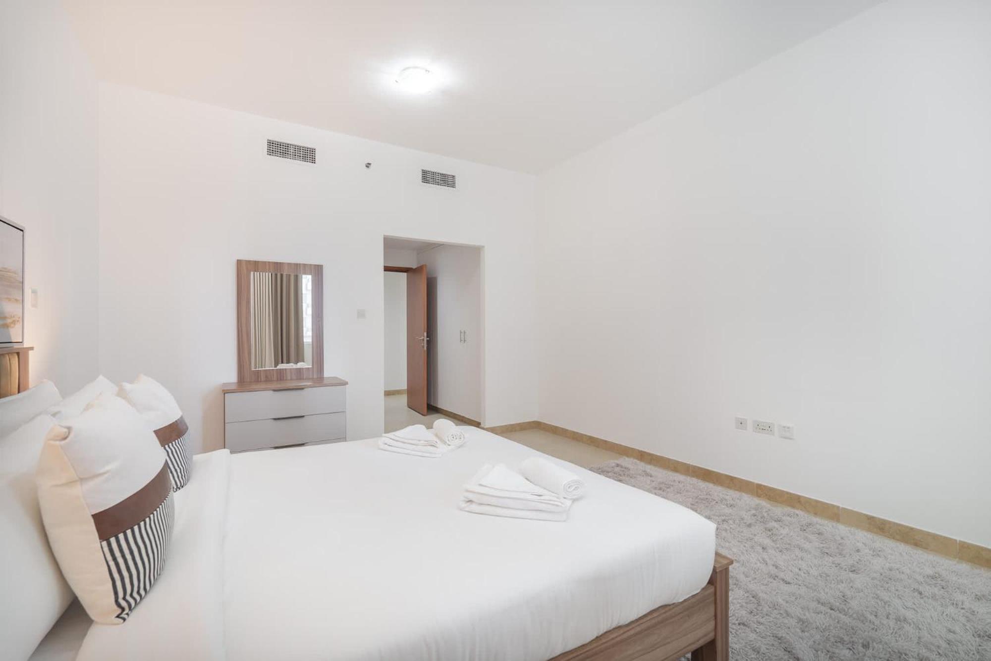 Elegant 2-bedroom Flat With Pool View In Marina Appartement