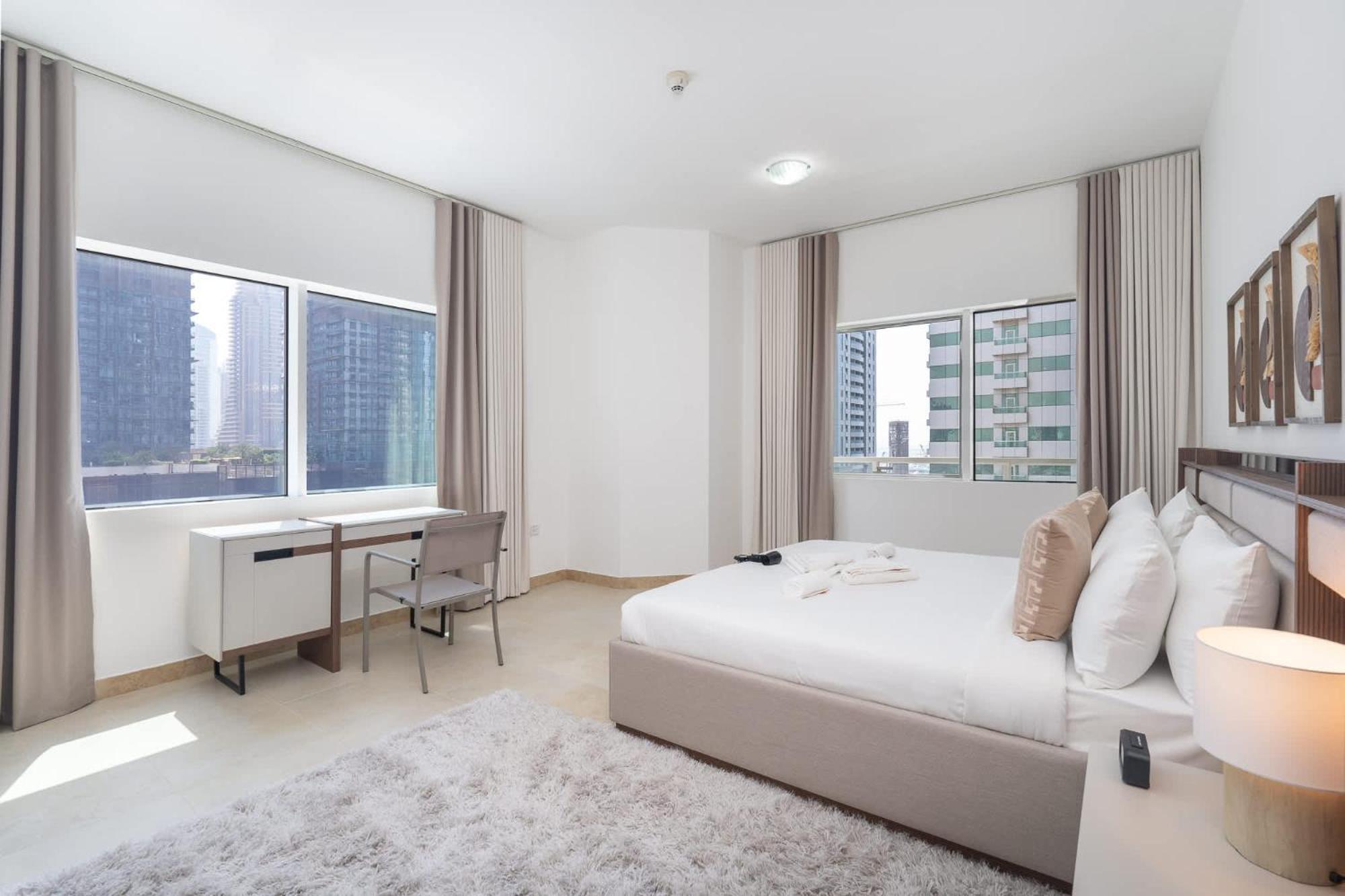 Appartement Elegant 2-bedroom Flat With Pool View In Marina