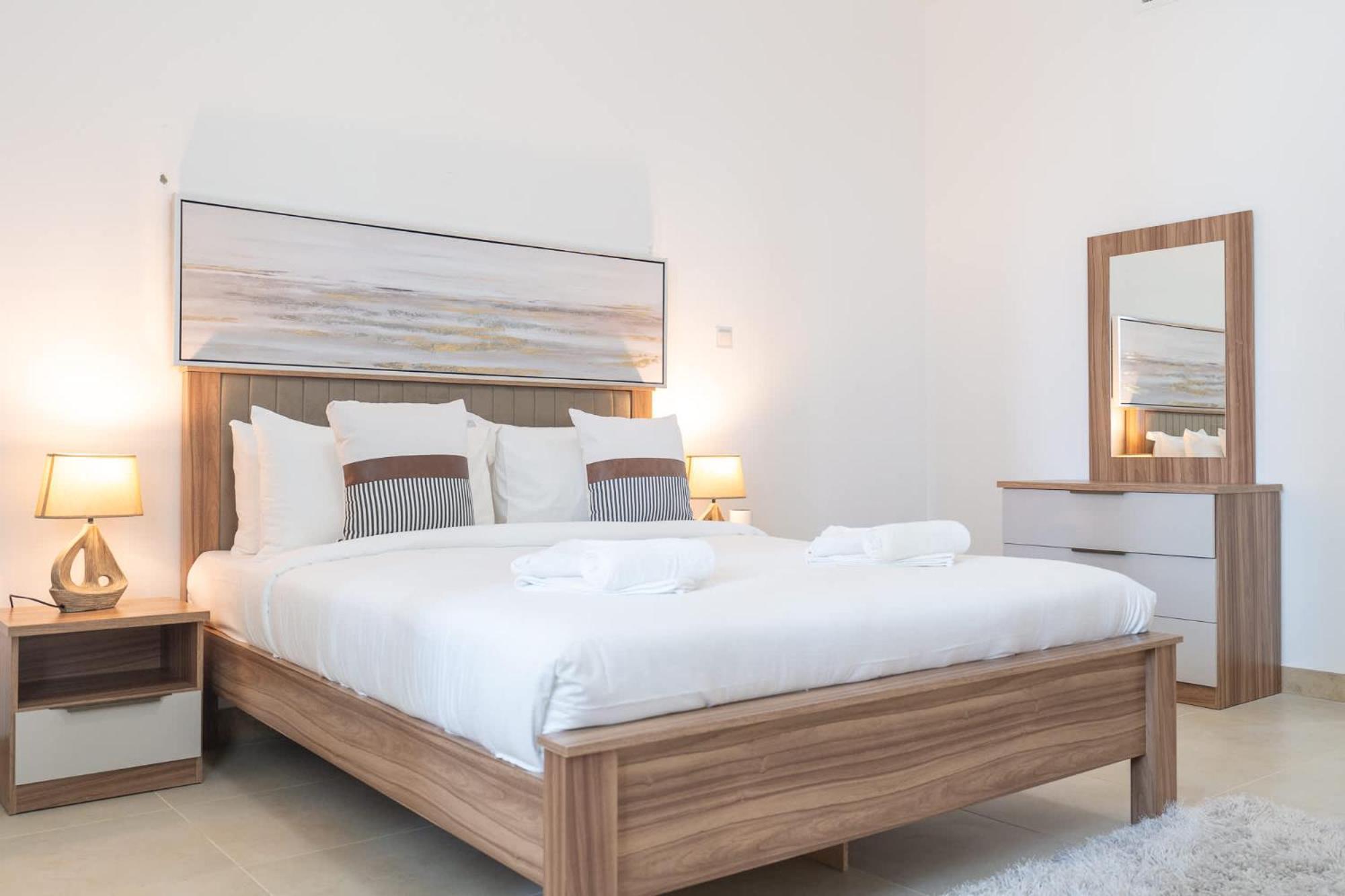 Appartement Elegant 2-bedroom Flat With Pool View In Marina Dubai