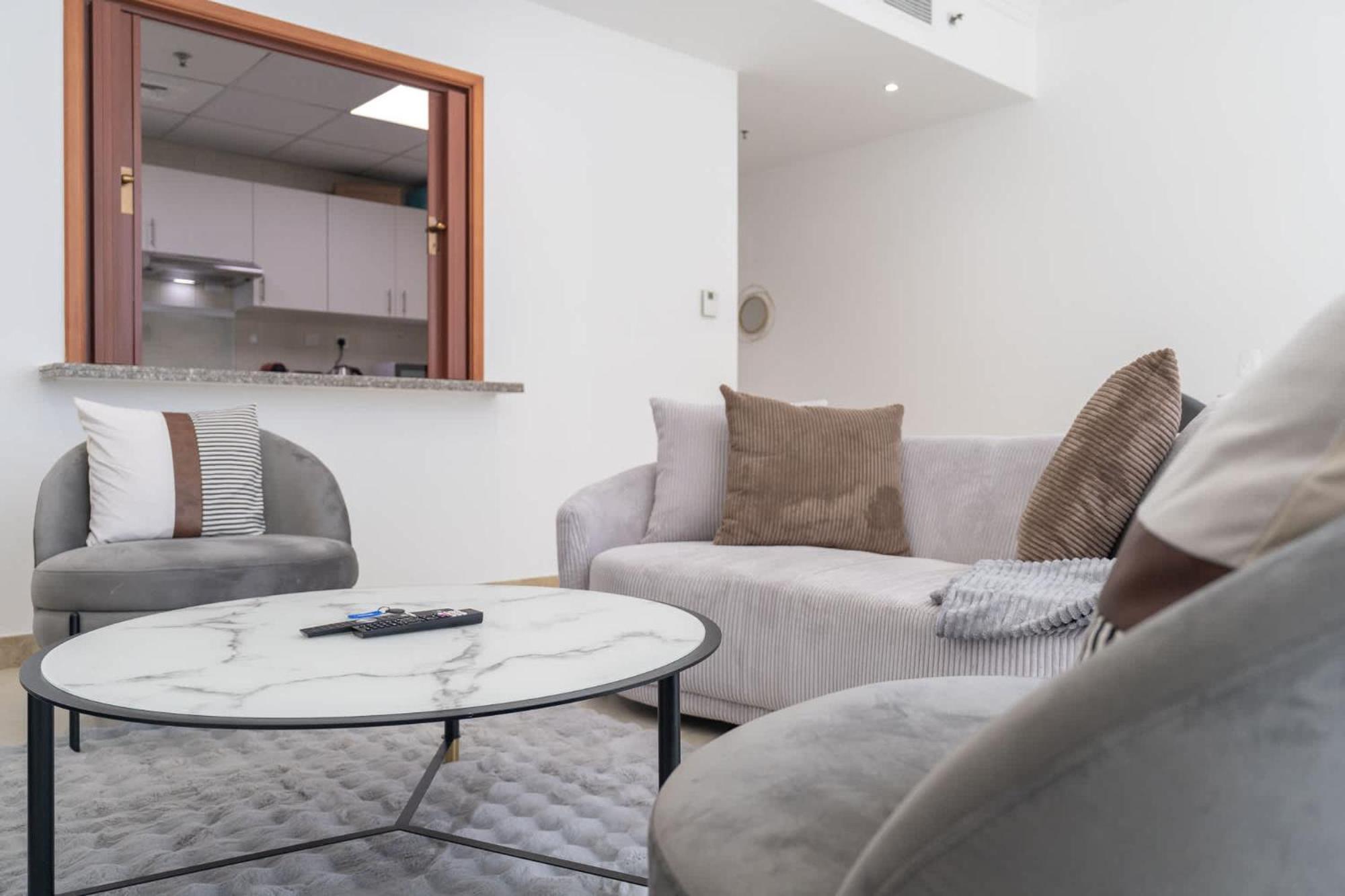Appartement Elegant 2-bedroom Flat With Pool View In Marina *
