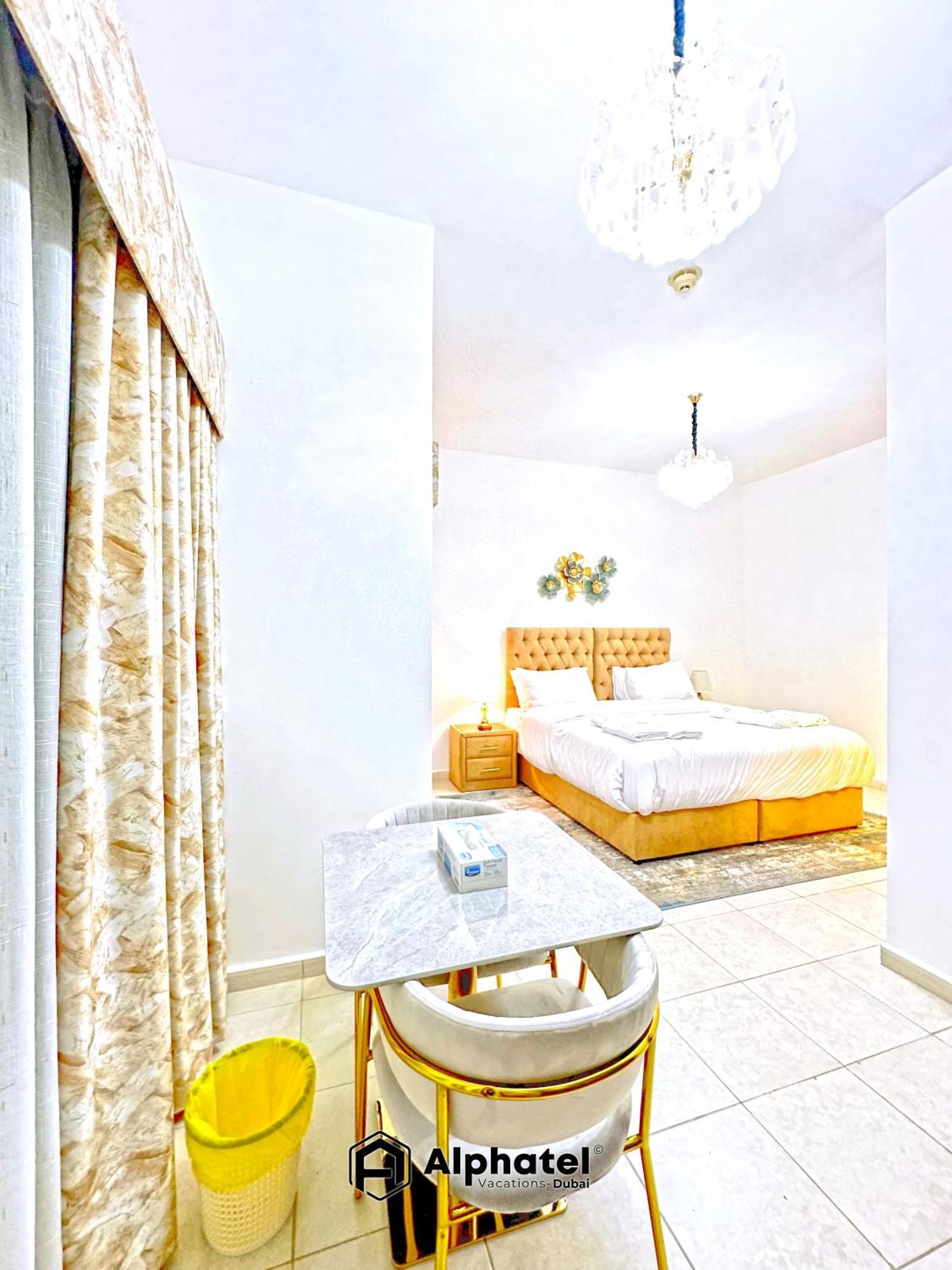 Affittacamere Stylish 3-bedroom Maid - In Jvc - Dubai