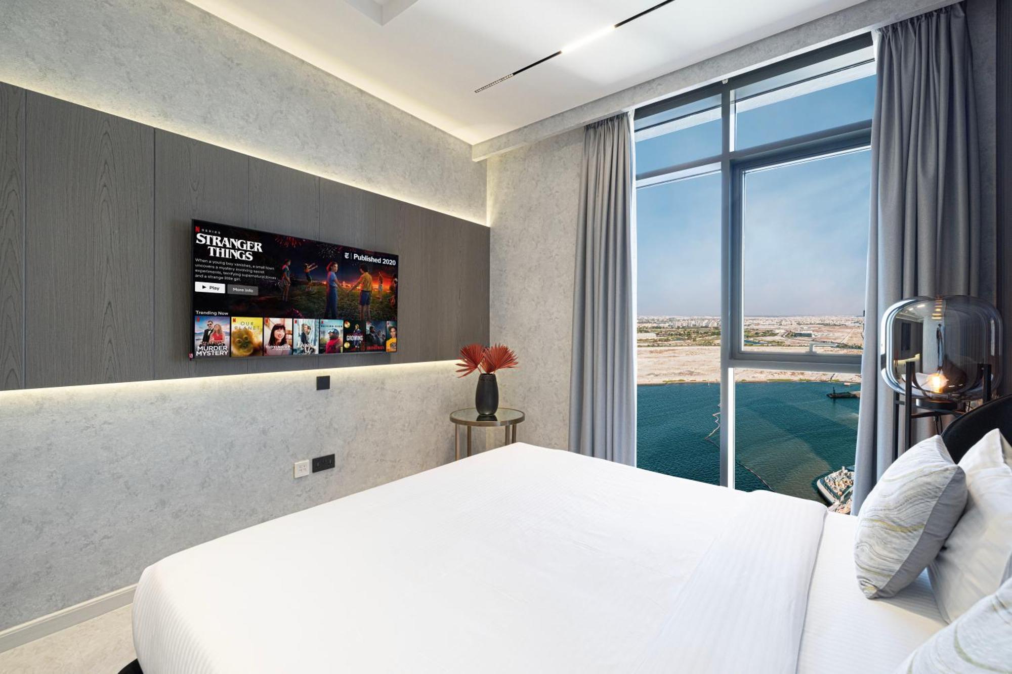 Luxury 2-bedroom With Spectacular Sea Views *
