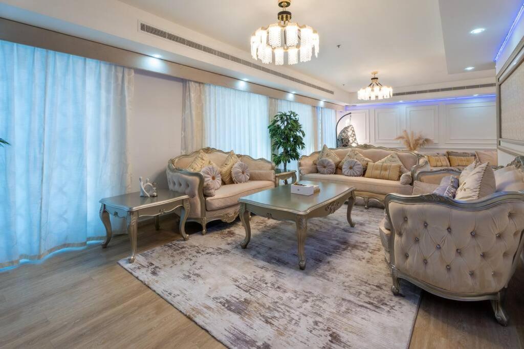 87 Floor Penthouse Full Sea View 5 Bhk *