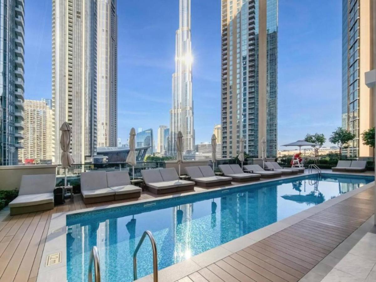 Stylish 2 Bed With Stunning Burj Khalifa View In Downtown Appartement *